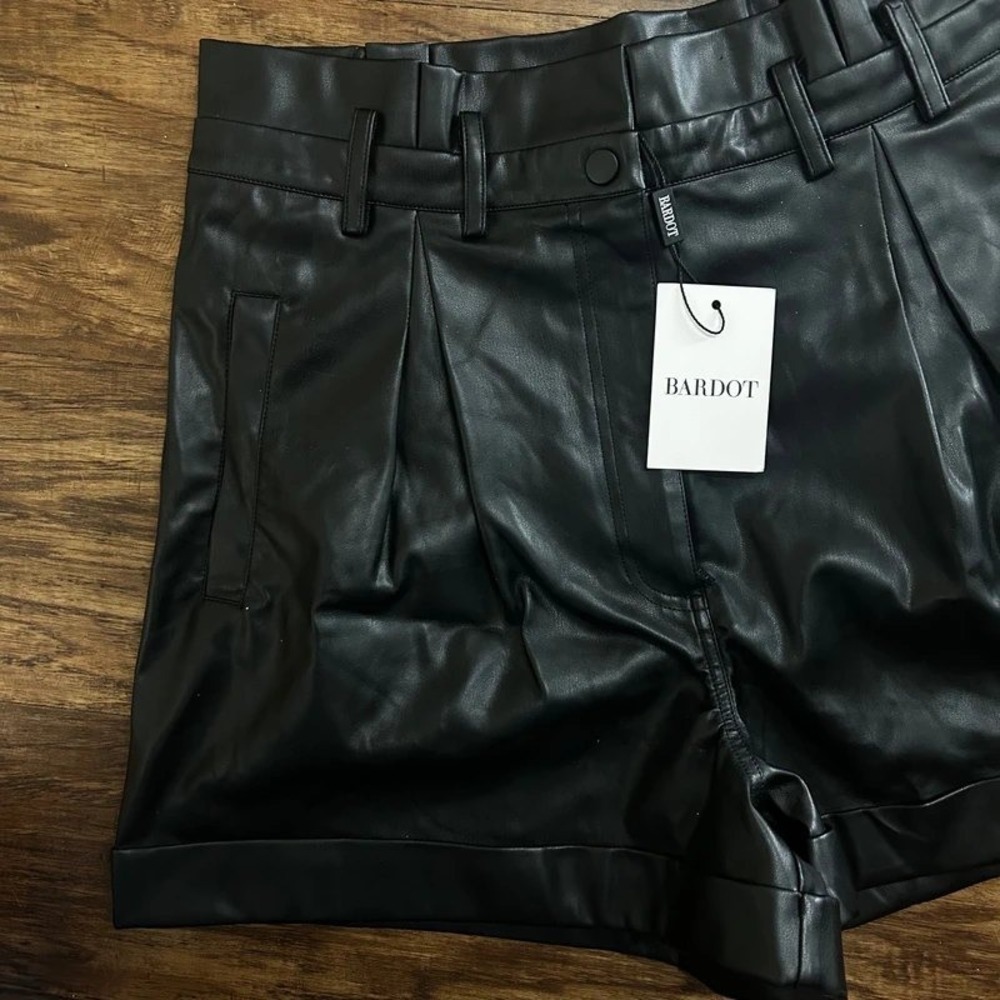 Bardot Vegan Leather Shorts Women 8 Black NEW Pleated High Waist Cuffed